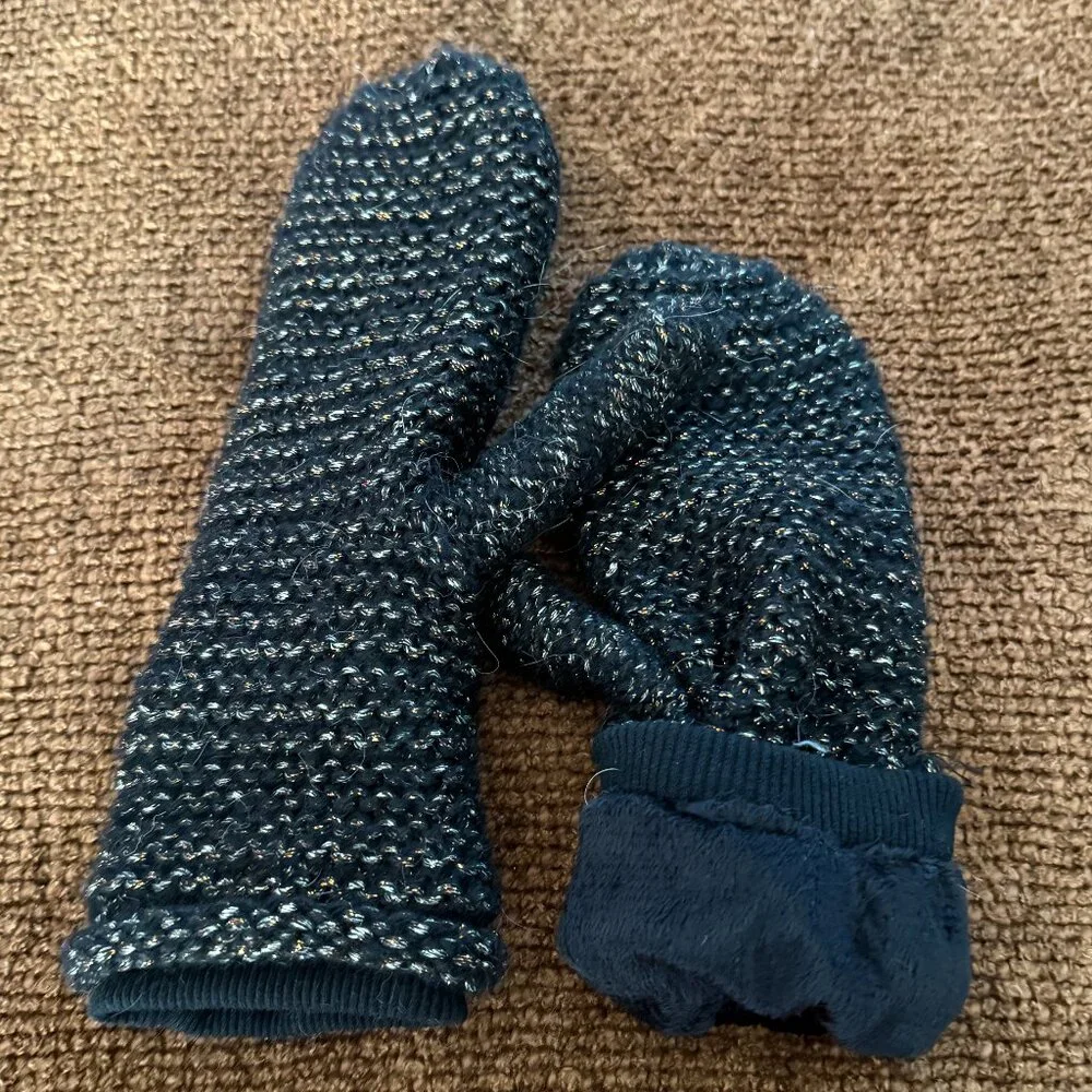 NWOT H&M Silver and Golden Metallic Black Beanie and Mitten Set